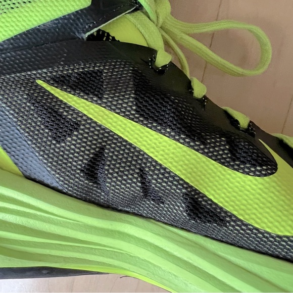 Nike Hyperdunk 2014 Volt / Black Sneakers - Picture 7 of 16
